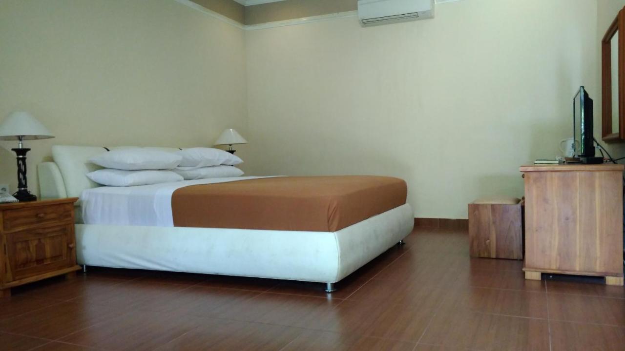 Mascot Hotel Сенггиги Экстерьер фото